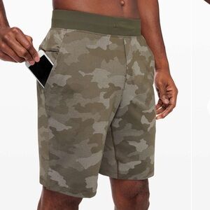 Lululemon T.H.E. Short 9" *Linerless Shorts Camo Olive Green Men’s Size XL